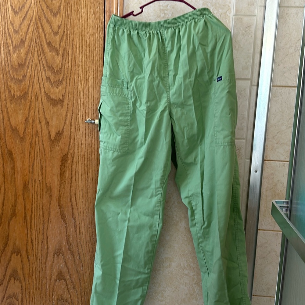 3 pocket elastic waist scrub pants
